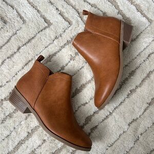 Children’s size 6 Wonder Nation Brown Ankle Boots NEW